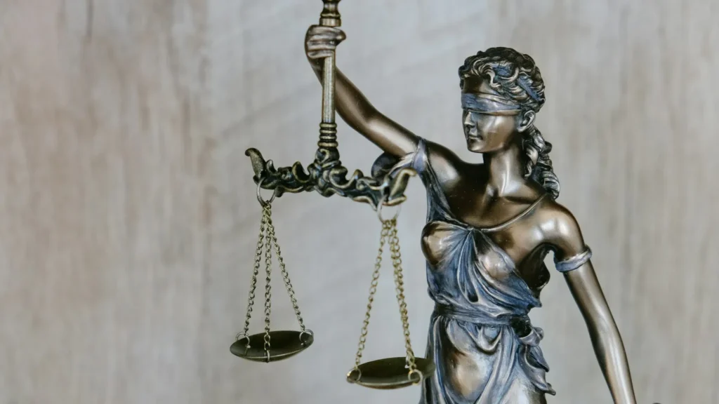 Florida courthouse exterior representing burglary charges and criminal defense